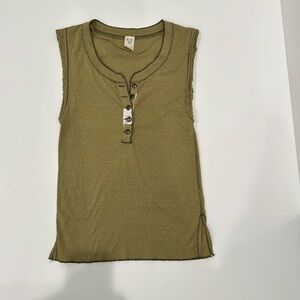 We the Free top size small